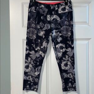 90 Degree By Reflex Floral Leggings - Black and Gray